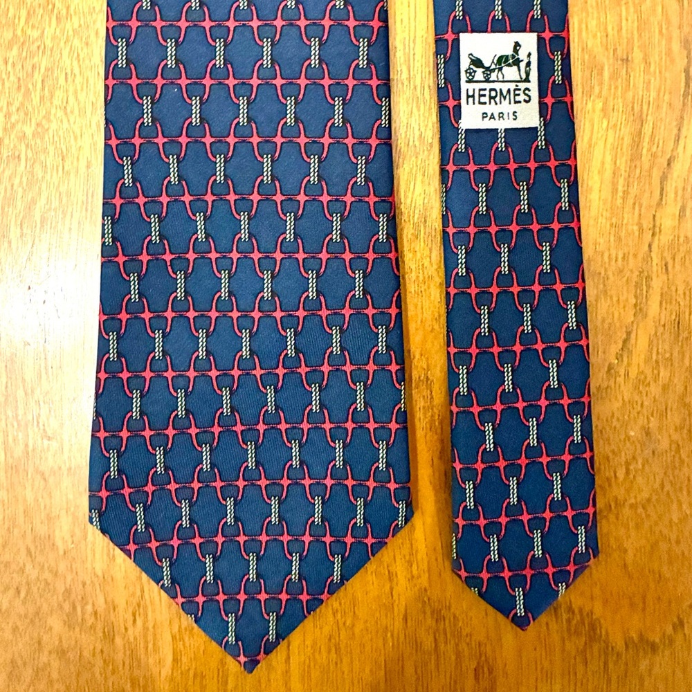 Hermès Navy Blue and Red Patterned Tie